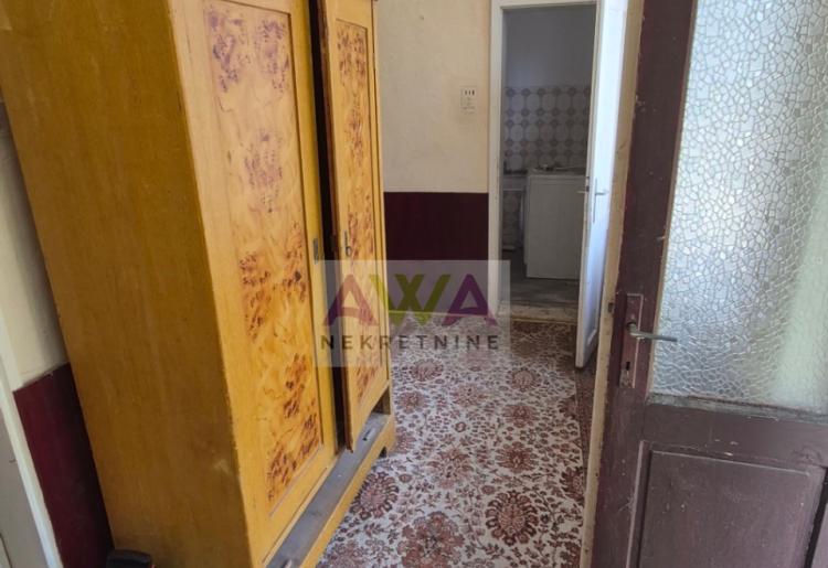 Rastina – Dve kuće na jednom placu, garaža i pomoćni objekti | Cena 20.000€