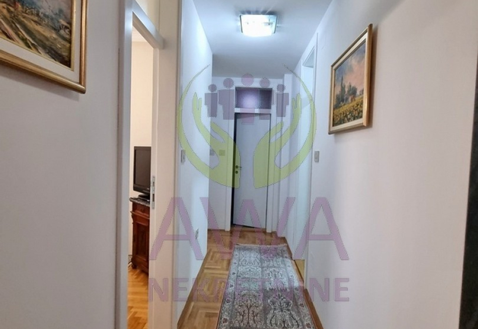 Četvorosoban stan 102m2
