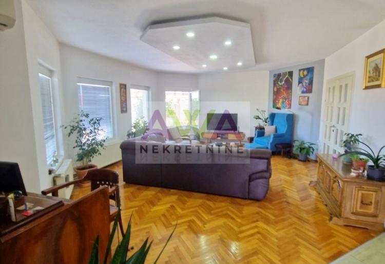 Sombor – Gornja Varoš | Moderna porodična kuća sa 5 soba, velikim dvorištem i placem od 1.372m²