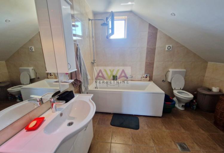 Sombor – Gornja Varoš | Moderna porodična kuća sa 5 soba, velikim dvorištem i placem od 1.372m²