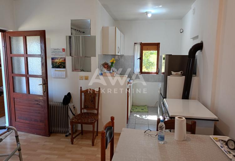 Sonta. Dvojna kuća 43m2, plac 764m2