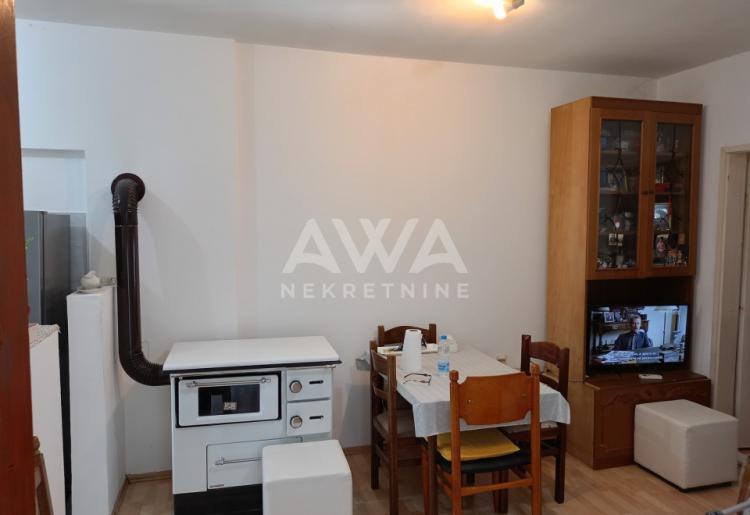 Sonta. Dvojna kuća 43m2, plac 764m2