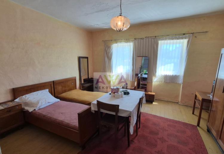 Bački Brestovac – Porodična kuća 186m² na placu od 1.858m², odlična prilika