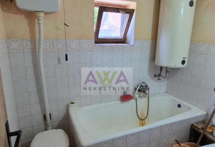 Bački Brestovac – Porodična kuća 186m² na placu od 1.858m², odlična prilika