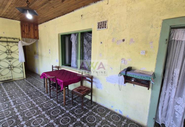 Bački Brestovac – Porodična kuća 186m² na placu od 1.858m², odlična prilika