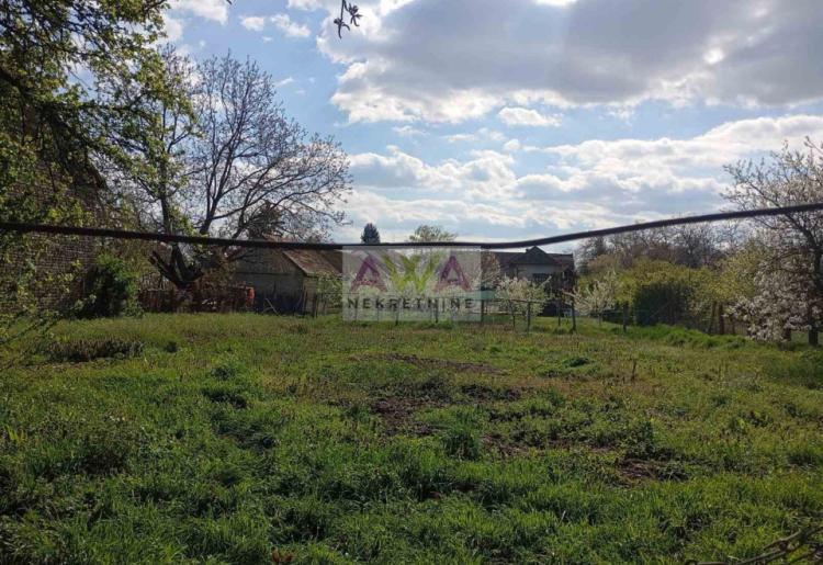 Aleksa Šantić – Prizemna kuća 122m² na placu od 1.345m², 