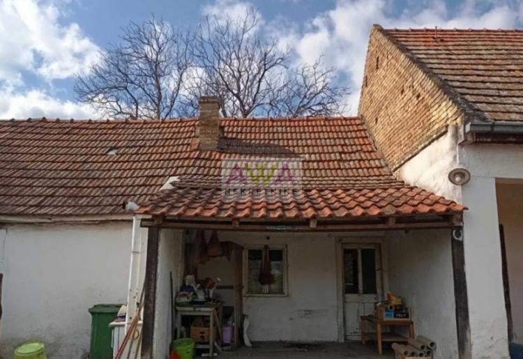 Aleksa Šantić – Prizemna kuća 122m² na placu od 1.345m², 