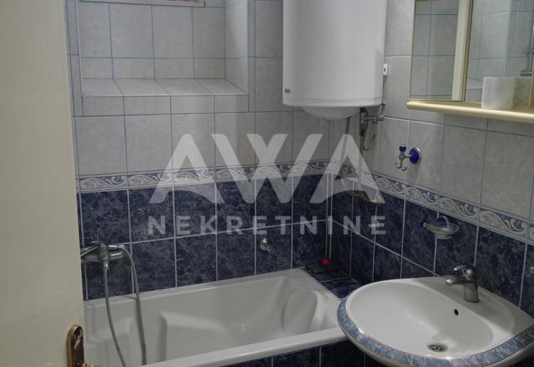 Komforan stan 70m² u centru Apatina, I sprat