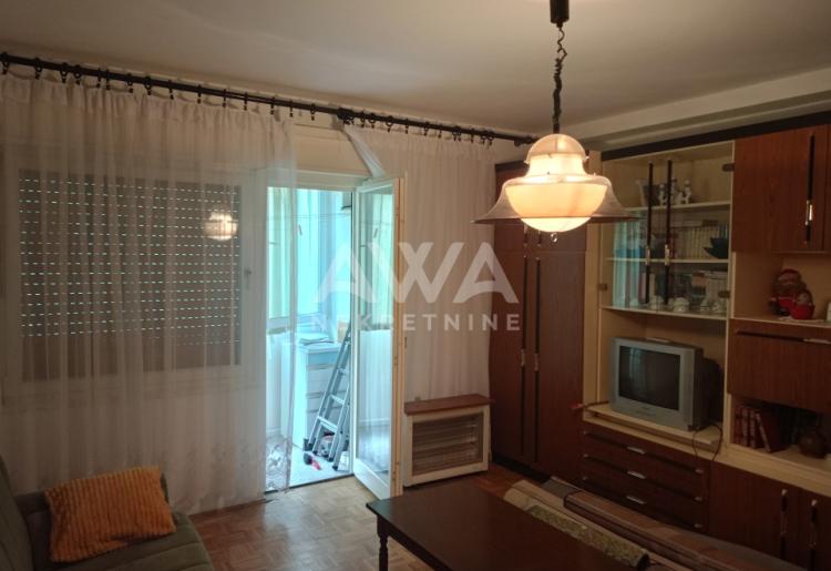 Komforan stan 70m² u centru Apatina, I sprat