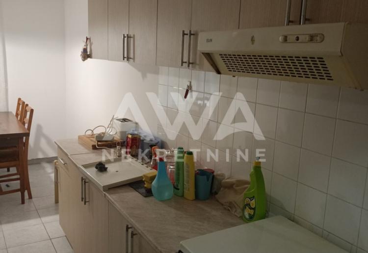 Komforan stan 70m² u centru Apatina, I sprat