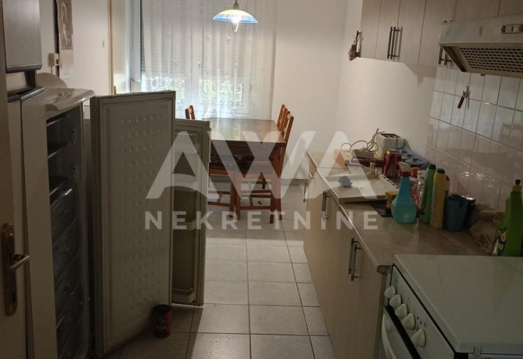 Komforan stan 70m² u centru Apatina, I sprat