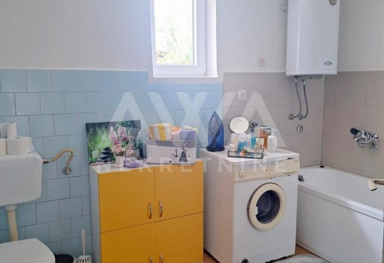 Stapar – Porodična kuća 143m², plac 1.297m²