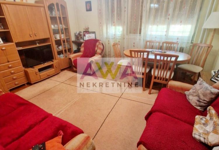 Sombor – Nova Selenča – Dvoiposoban stan 65m², III sprat, lift