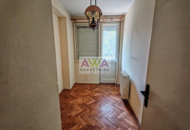 SOMBOR – Prvomajski, 2.5 sobe, 4 sprat, LIFT