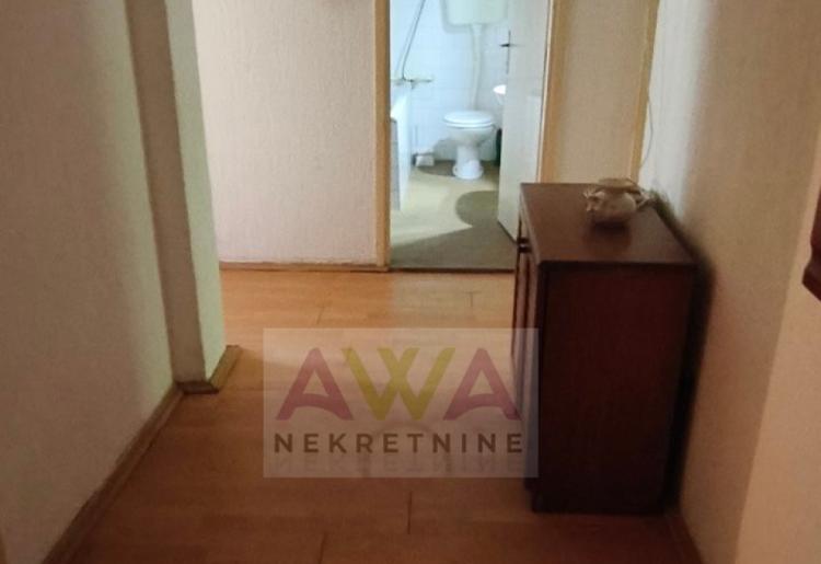 Apatin – trosoban stan 64 m² u prizemlju, blizu centra