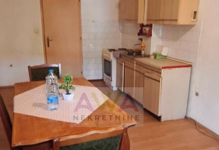 Apatin – trosoban stan 64 m² u prizemlju, blizu centra