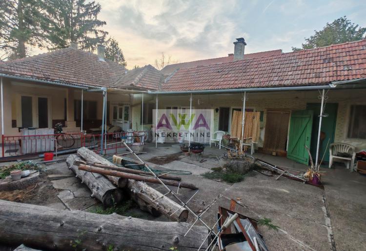 Bezdan – kuća na Kanalskoj obali, plac 599 m²