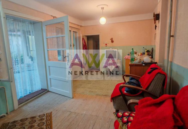 Bezdan – kuća na Kanalskoj obali, plac 599 m²