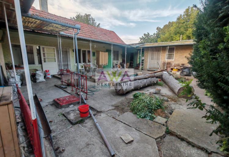 Bezdan – kuća na Kanalskoj obali, plac 599 m²