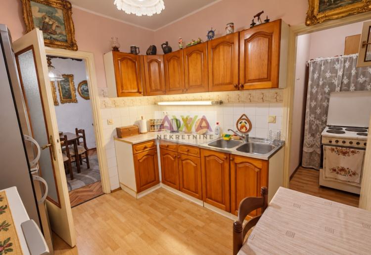 SOMBOR – PRIZEMLJE, 48 m² – KOMPLETNO NAMEŠTEN