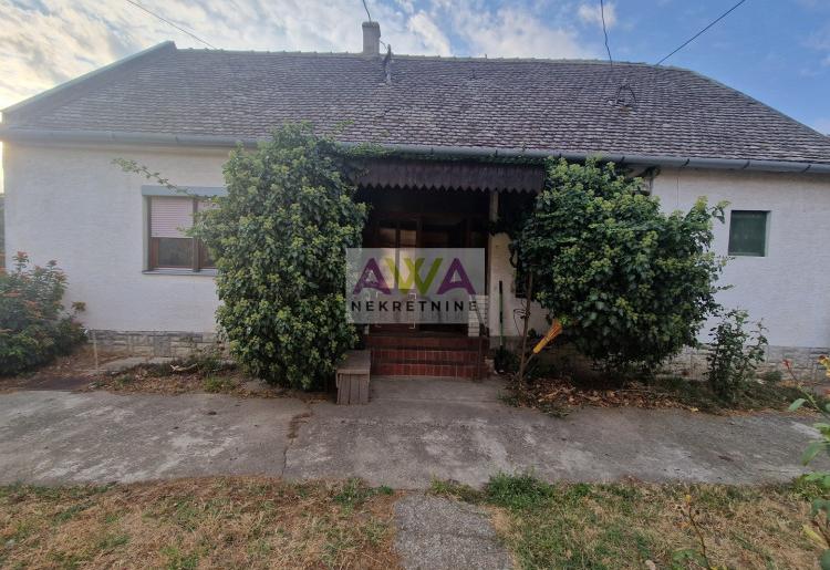 Stapar – kuća sa 1.860 m² placa za one koji se ne plaše da zasuču rukave