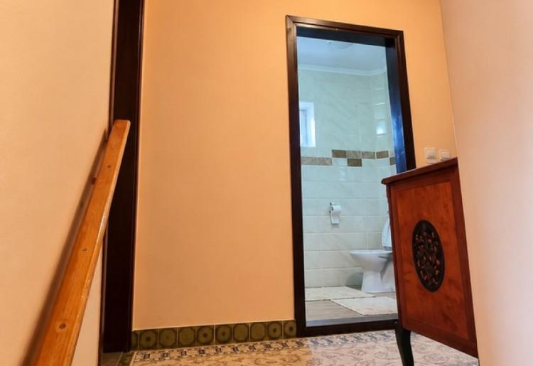 KOLUT – PROSTRANA PORODIČNA KUĆA NA 1.231 m² ZEMLJIŠTA