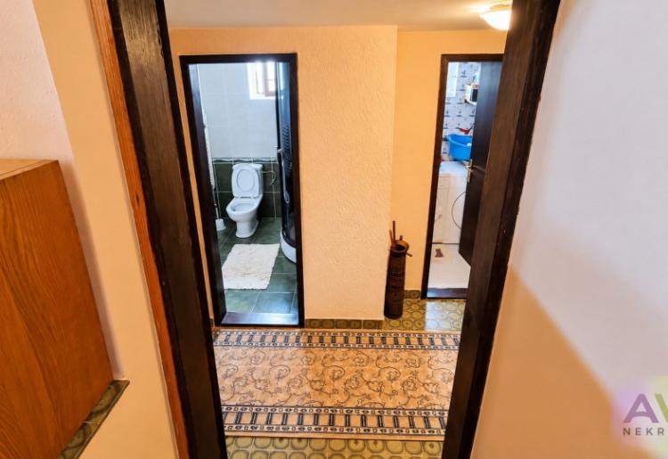 KOLUT – PROSTRANA PORODIČNA KUĆA NA 1.231 m² ZEMLJIŠTA