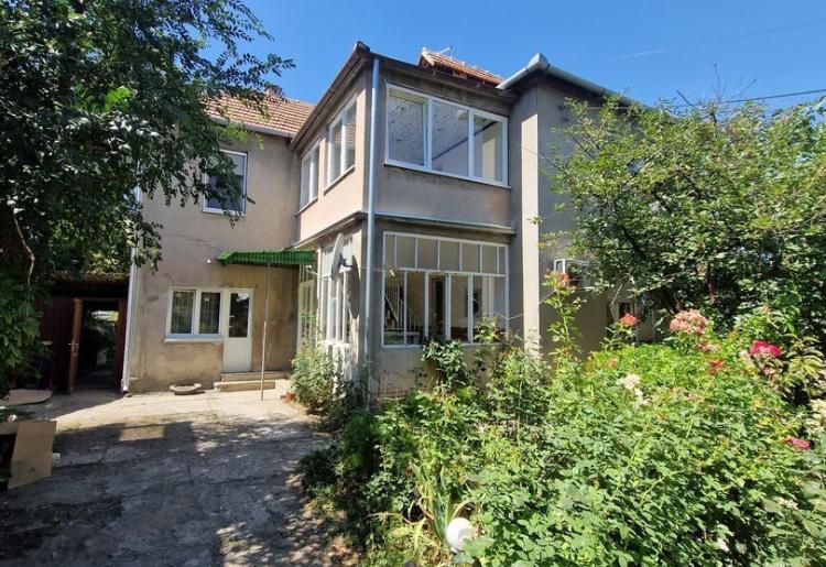 Sombor – spratna kuća 200 m² na placu od 6,7 ari