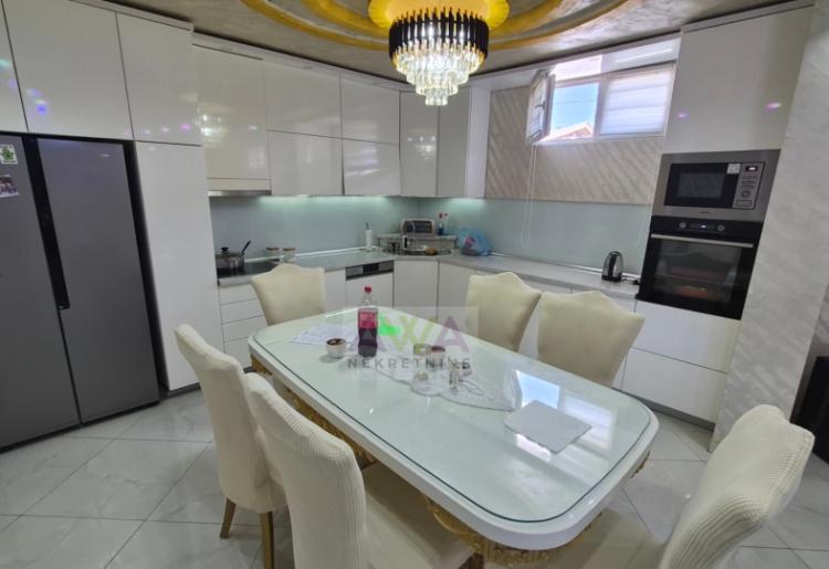 Sombor – renoviran etažirani stan 72 m² sa dvorištem i pomoćnim objektima