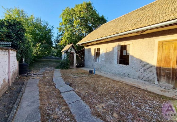 Sombor, MZ Crvenka – renovirana porodična kuća na placu 749 m²
