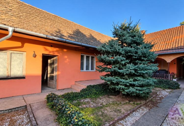 Sombor, MZ Crvenka – renovirana porodična kuća na placu 749 m²