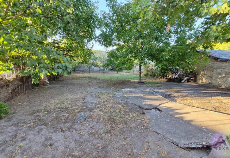 Sombor, MZ Crvenka – renovirana porodična kuća na placu 749 m²