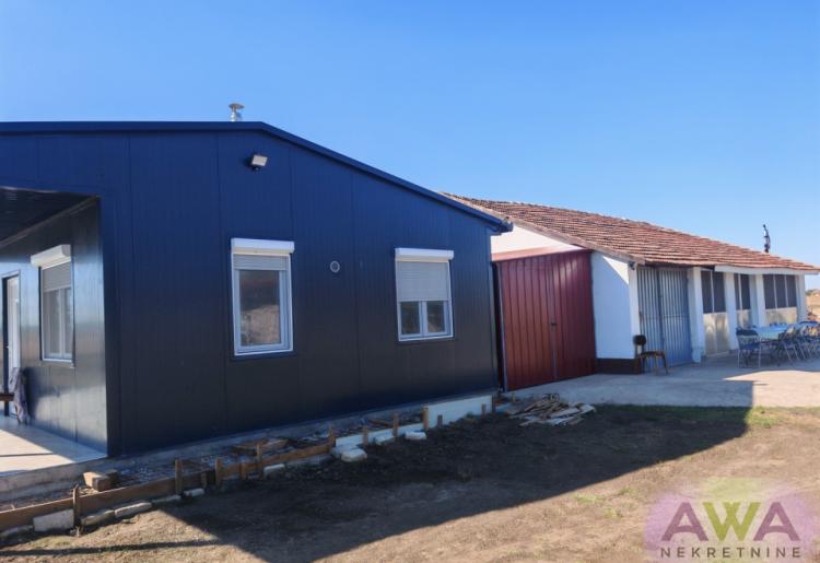 Sombor – salaš na 1,31 ha sa dve funkcionalne kuće i voćnjakom