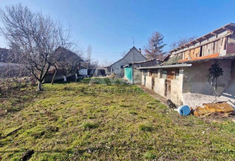 Stanišić – kuća 85 m² sa placem 626 m² | 12.000 €