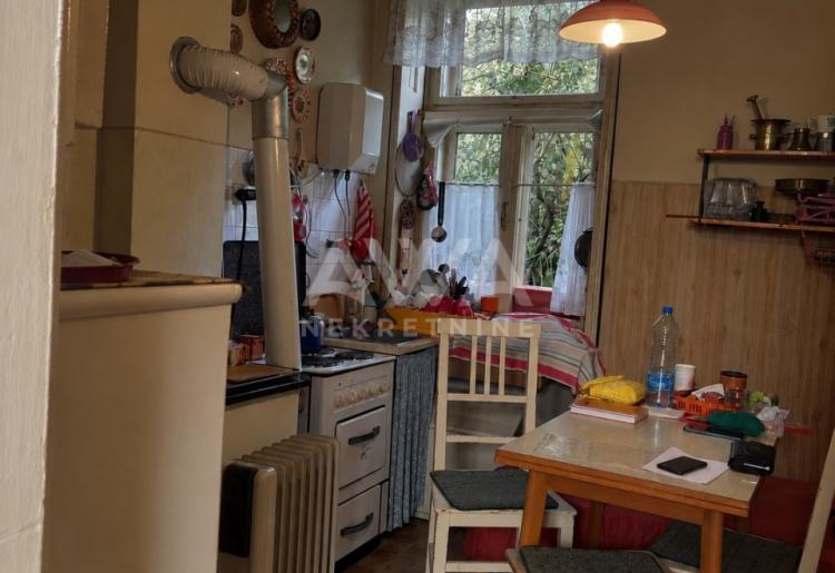 Sombor, centar – dvorišni stan 72 m² sa baštom i parkingom
