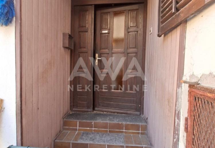 Apatin – dvorišni stan 75 m² u blizini centra grada