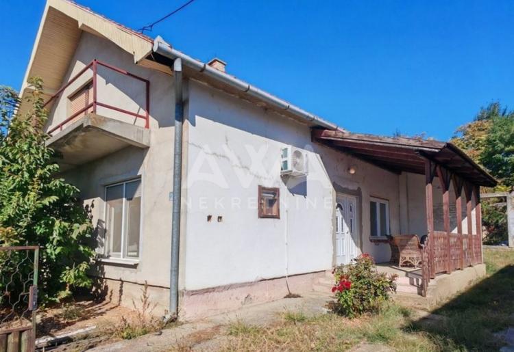 Kuća u Crvenki sa uređenim prizemljem i mogućnošću proširenja 