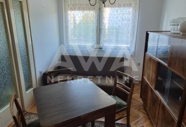 Izdavanje. Dvosoban stan 59m2 na prvom spratu.