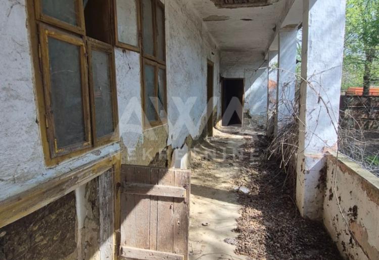 Riđica, Kuća za adaptaciju ili rušenje