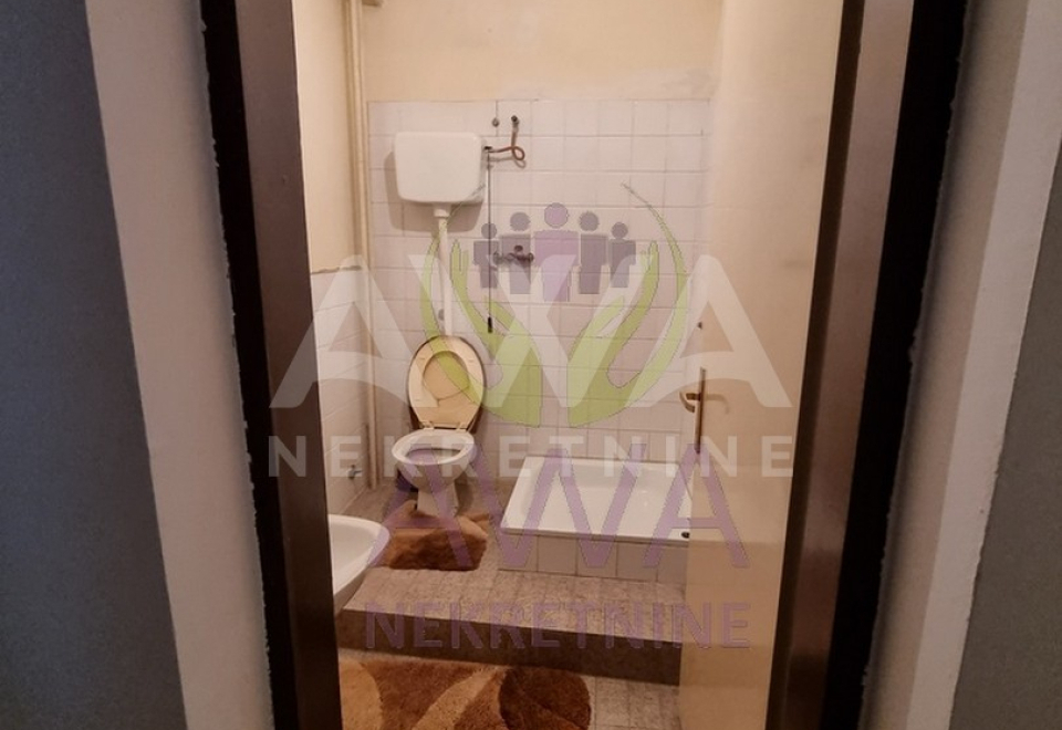 Spratna velika kuća, plac 544m2