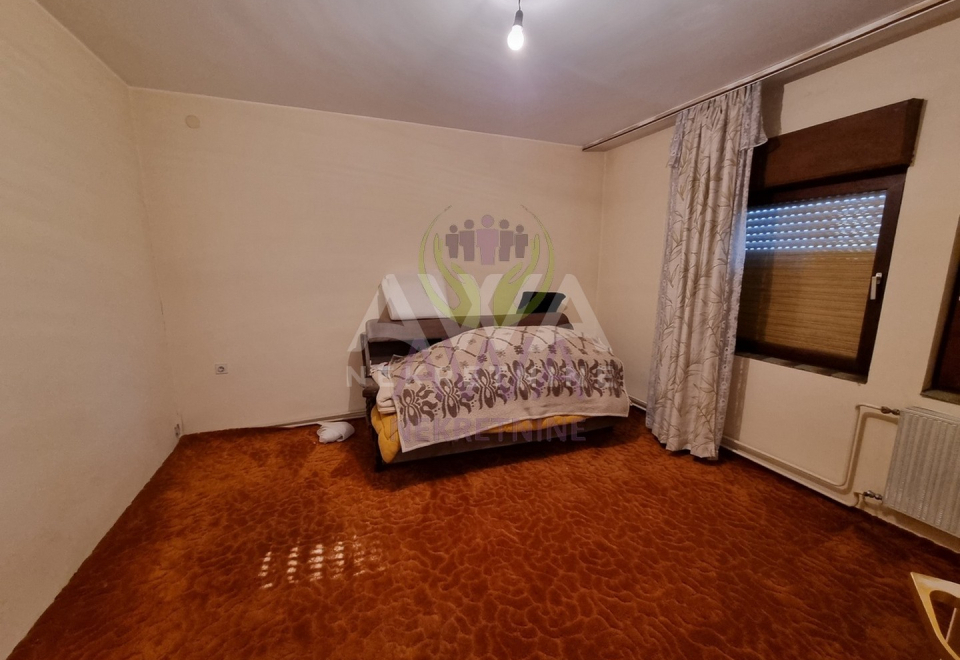 Spratna velika kuća, plac 544m2