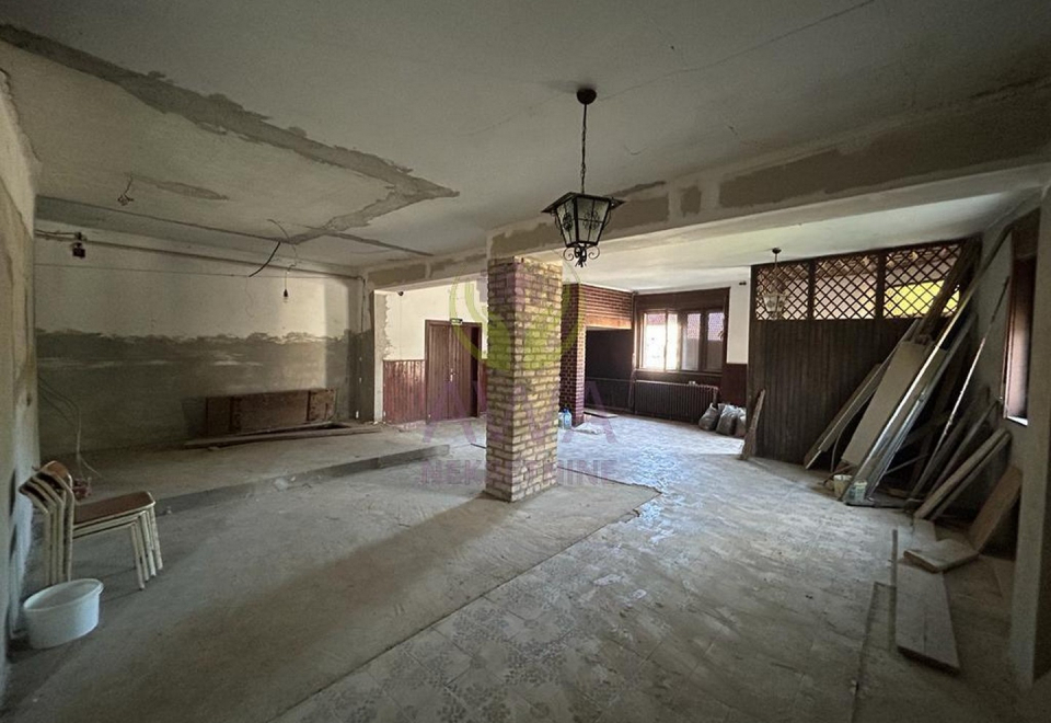 Glavni put, 870m2 stambenog plus 630m2 pomoćnog prostora