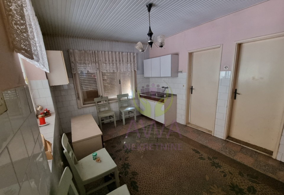 Glavni put, 870m2 stambenog plus 630m2 pomoćnog prostora