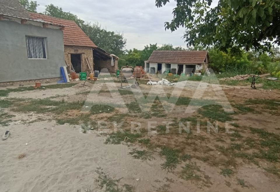 Četvorosobna kuća, 149m2, plac 14ar