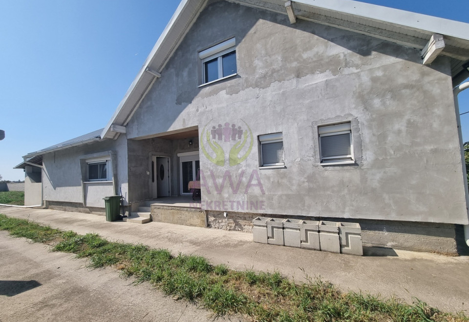 Kuća 163m2 plac 8ar