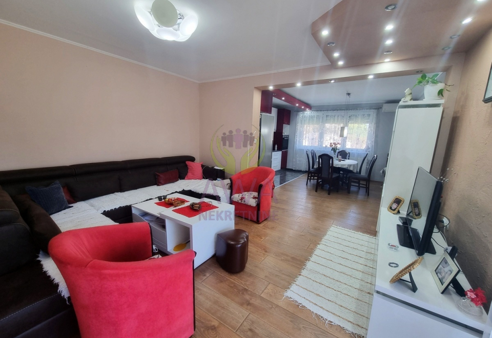 Kuća 163m2 plac 8ar
