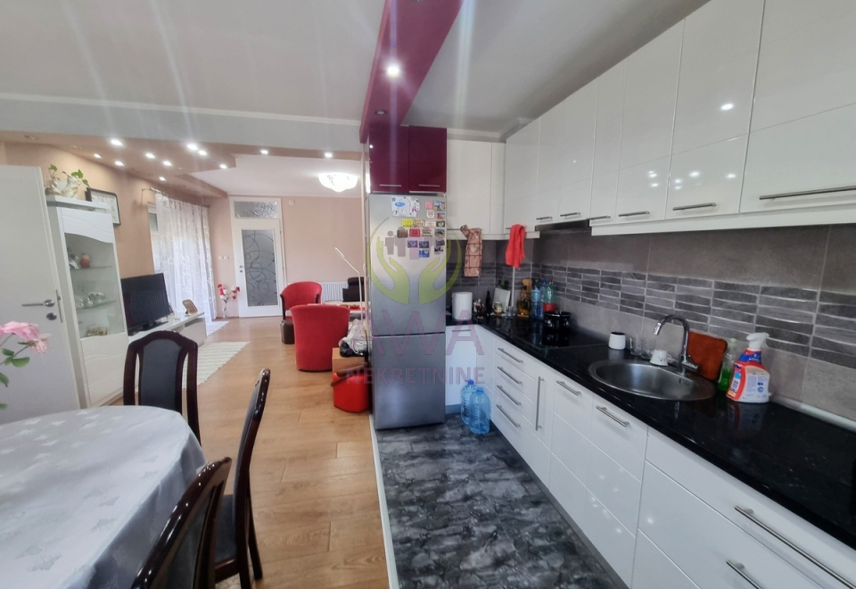Kuća 163m2 plac 8ar