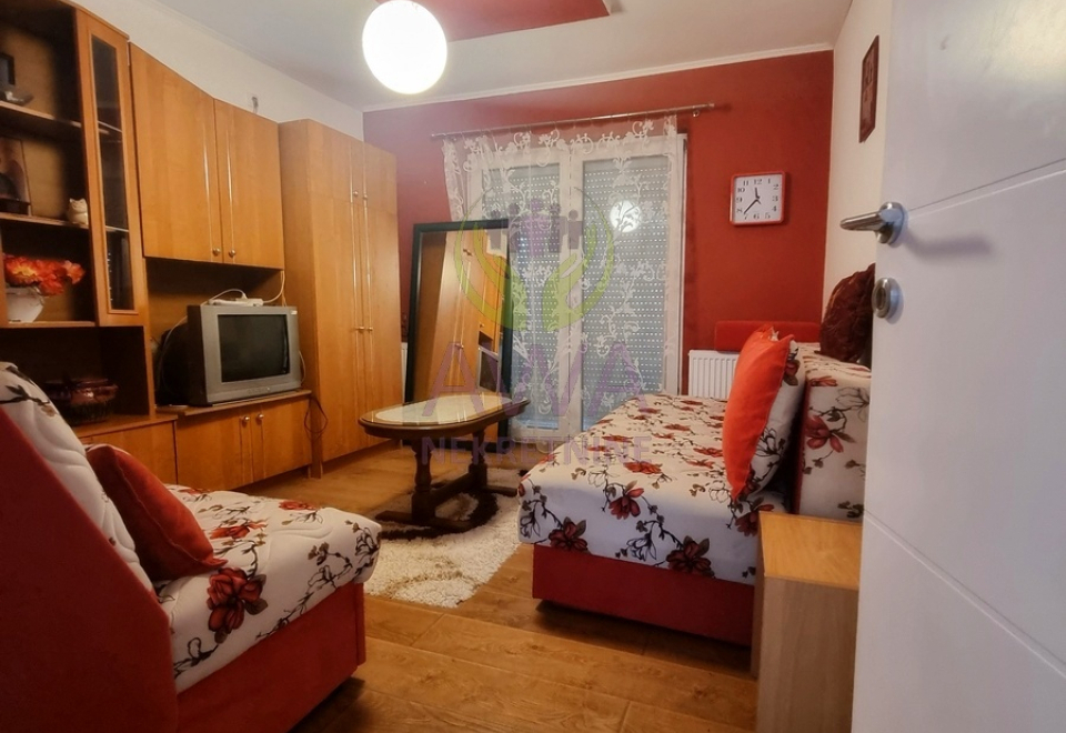 Kuća 163m2 plac 8ar
