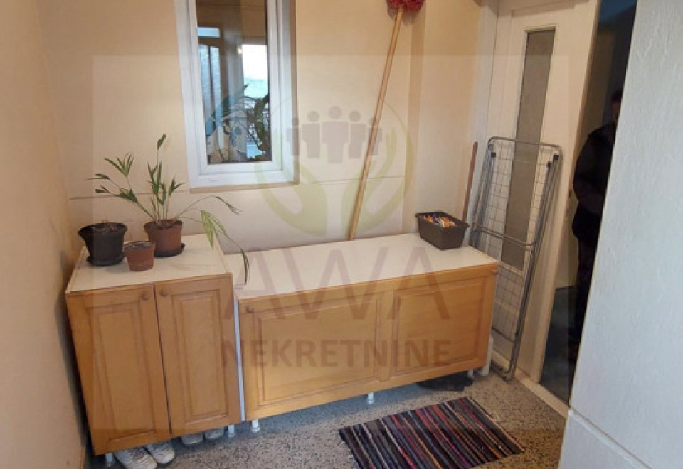 Prizemna kuća u Mlakama, 215 m2 na placu od 702 m2