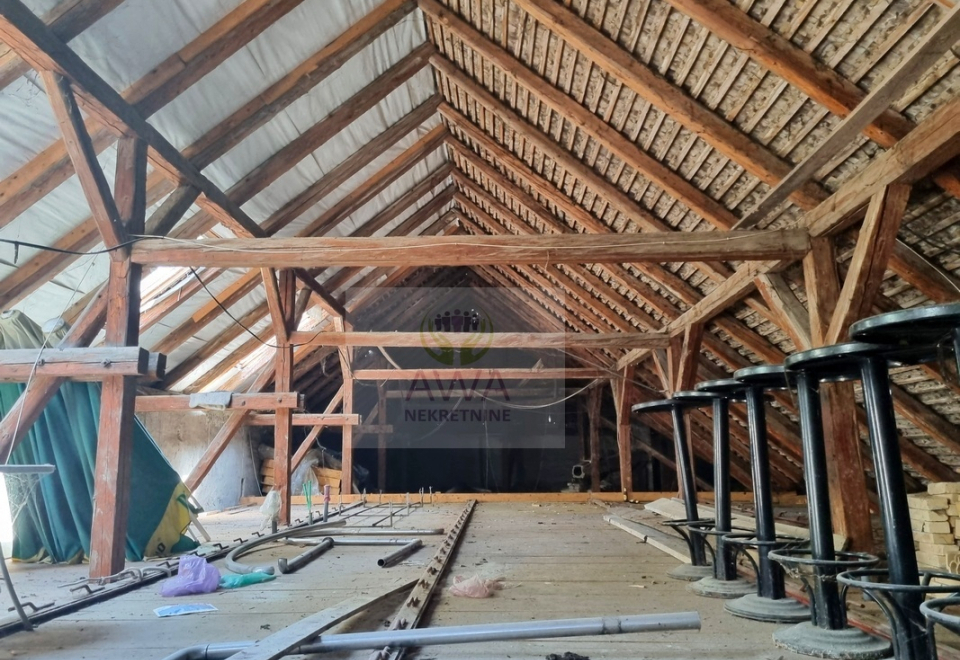 Apatin, centar, pešačka zona 110m2 poslovnog prostora